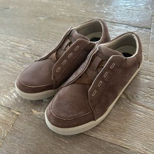 Boys Hushpuppies Brown Suede Loafers Size 2